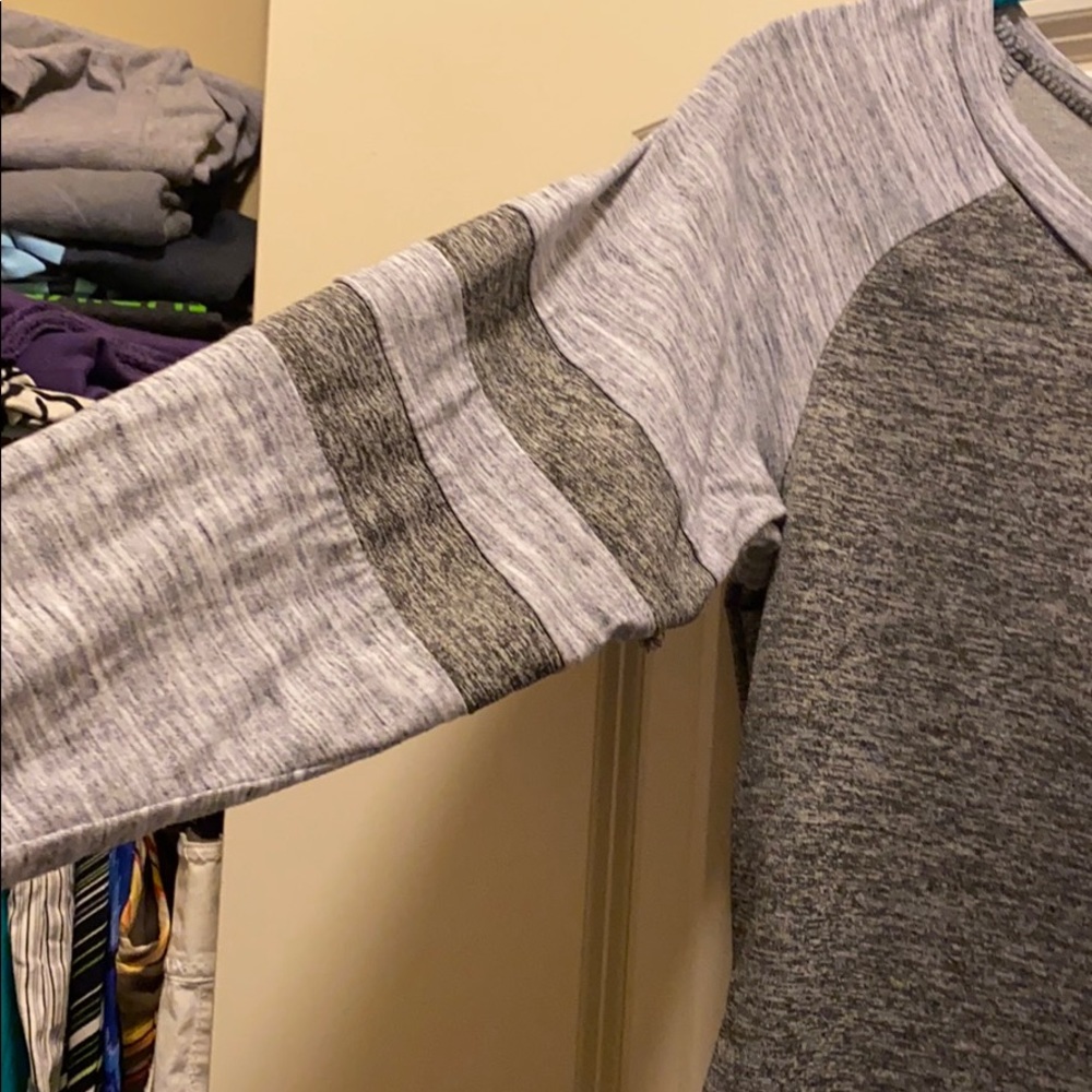 Grey tee - Picture 2 of 5